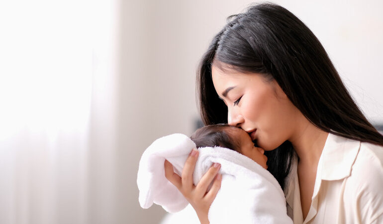 Названы самые популярные имена новорожденных в Казахстане