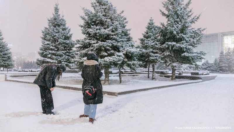 (RU) Снег, гололед, метель: штормовое предупреждение объявили в Казахстане