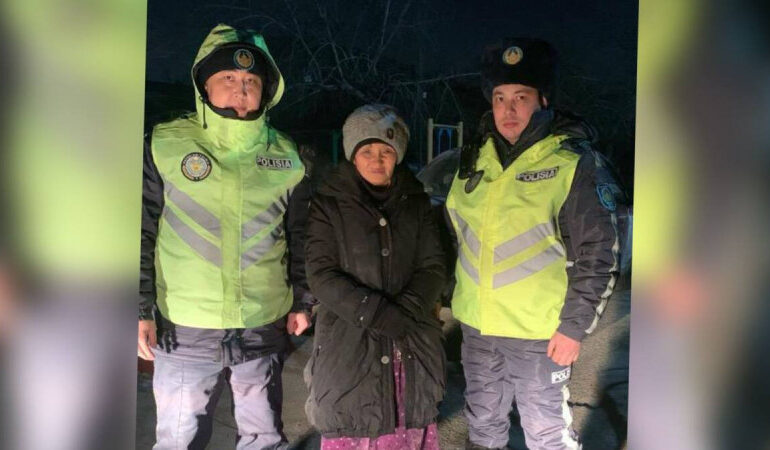 Блуждающую в морозы пропавшую женщину нашла полиция области Абай