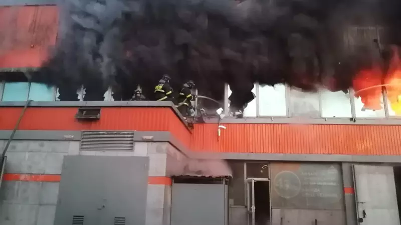 Крупный пожар в Семее: фото и видео с места происшествия