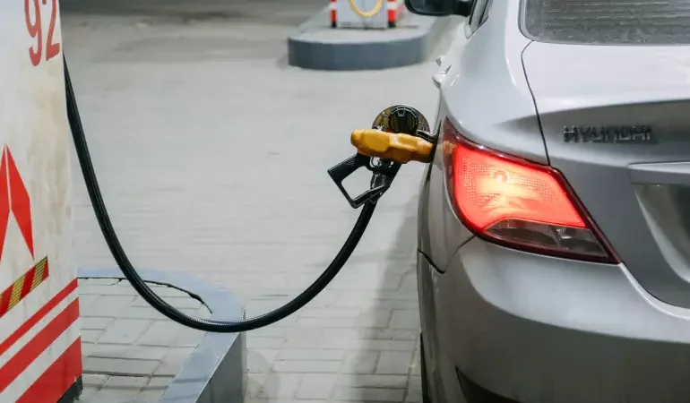 (RU) Предельные цены на бензин и дизтопливо планируют установить в Казахстане