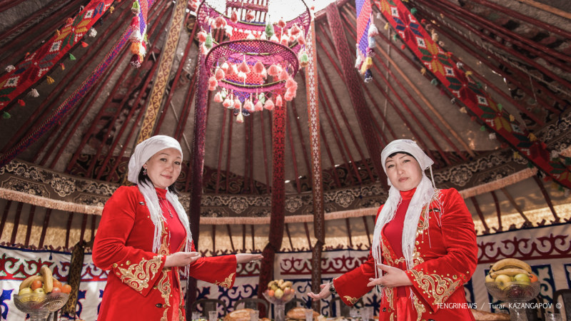 (RU) Наурызнама: в Казахстане отмечают День национальной одежды