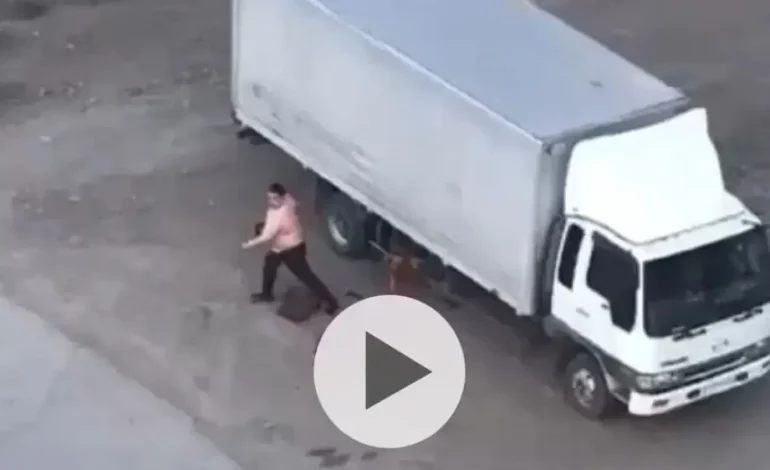Казахстанцы рассылают видео мужчины с топором: полиция сделала заявление