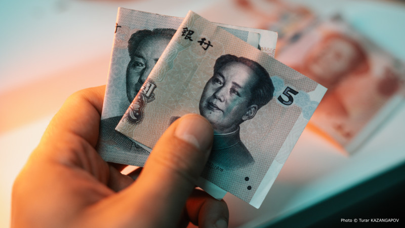 (RU) Китайский миллионер 20 лет скрывал богатство от сына