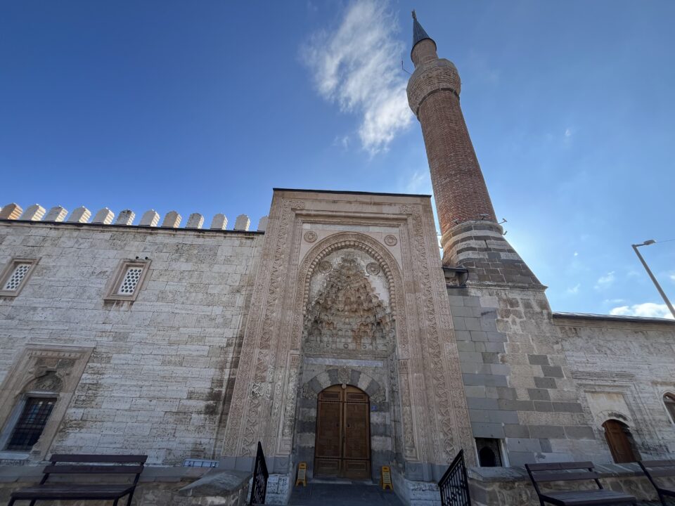 «Деревянные гипостильные мечети» Объекты Всемирного наследия ЮНЕСКО в Анатолии: архитектурные чудеса