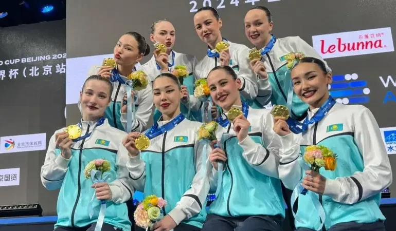 (RU) Казахстан обошел Китай в артистическом плавании и завоевал золото Кубка мира