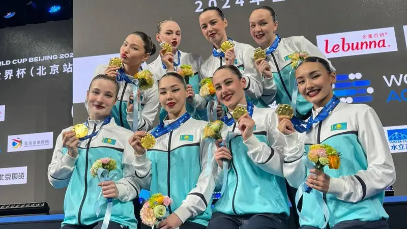 (RU) Казахстан обошел Китай в артистическом плавании и завоевал золото Кубка мира