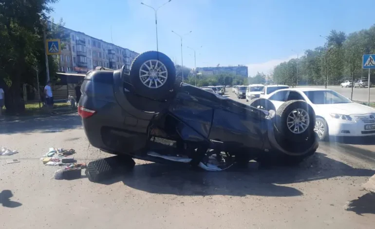 (RU) ДТП с перевернутым авто в Семее: полиция прокомментировала видео