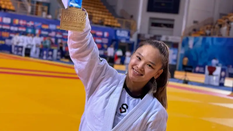 17-летняя казахстанка стала 11-кратной чемпионкой мира по джиу-джитсу