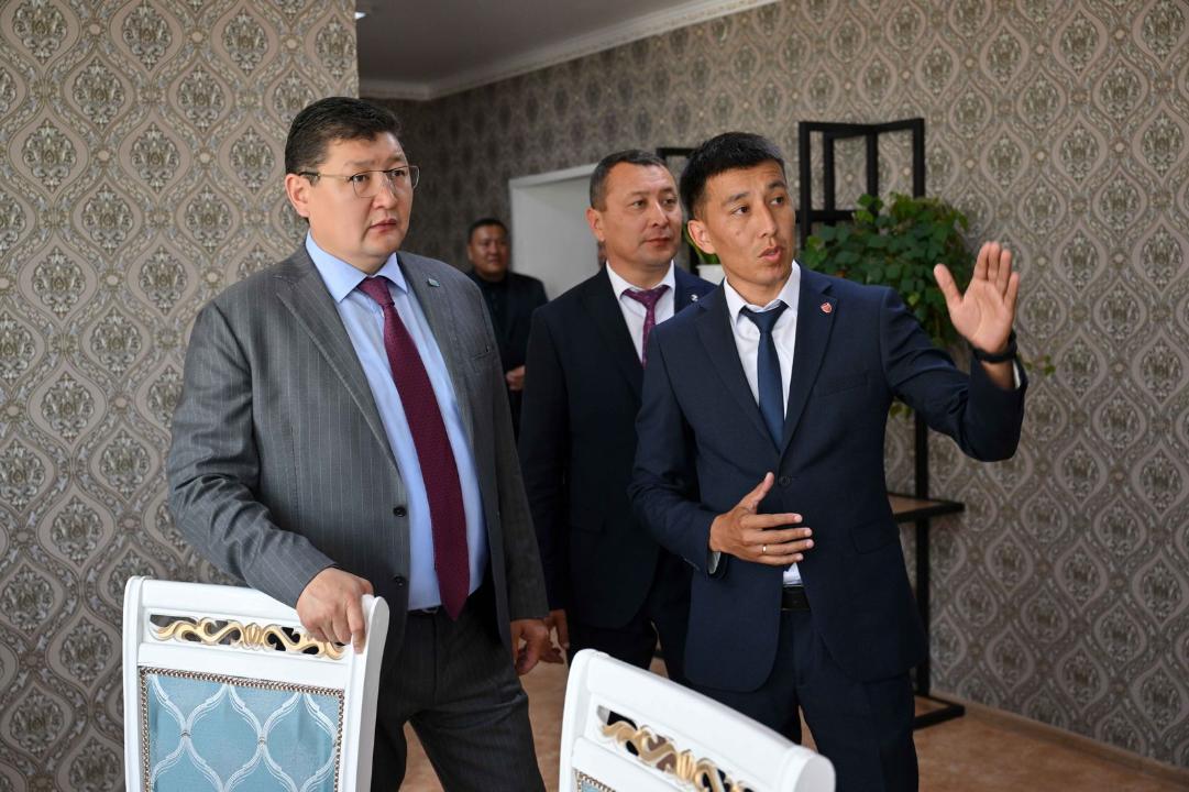 Облыс әкімі Бесқарағай ауданындағы колледжде болды