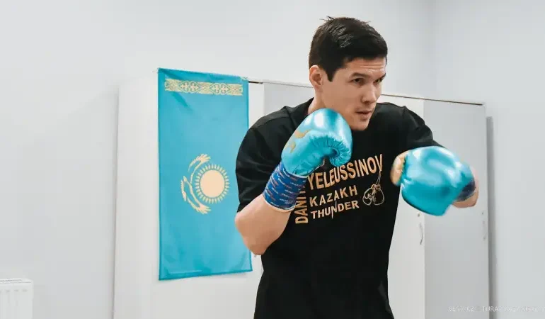 (RU) Сын олимпийского чемпиона из Казахстана вышел на ринг против отца