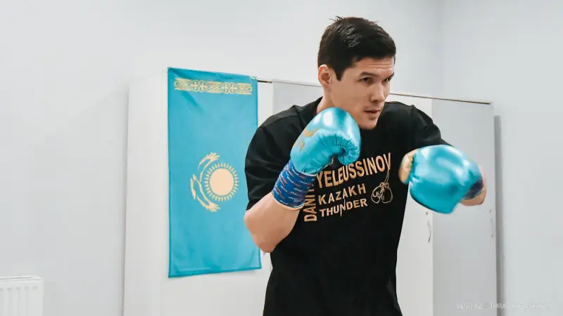 (RU) Сын олимпийского чемпиона из Казахстана вышел на ринг против отца