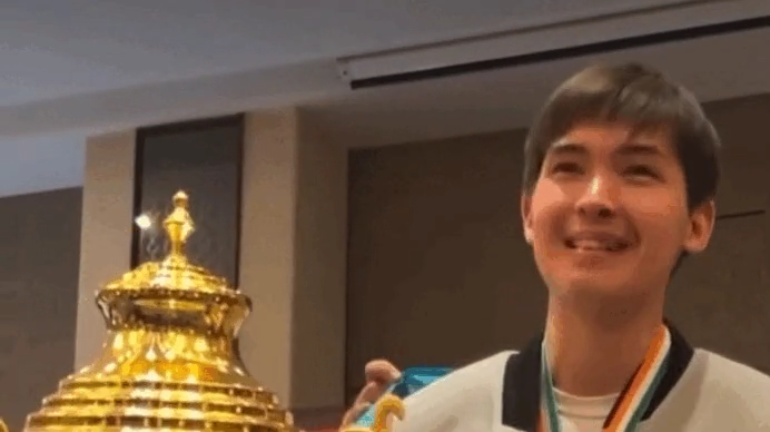(RU) “Из-за семейной жизни сдал”: чемпион мира из Казахстана высказался о спаде