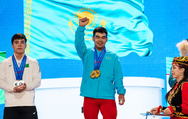 Абсолютный триумф: Казахстан возглавил медальный зачет на чемпионате по тяжелой атлетике