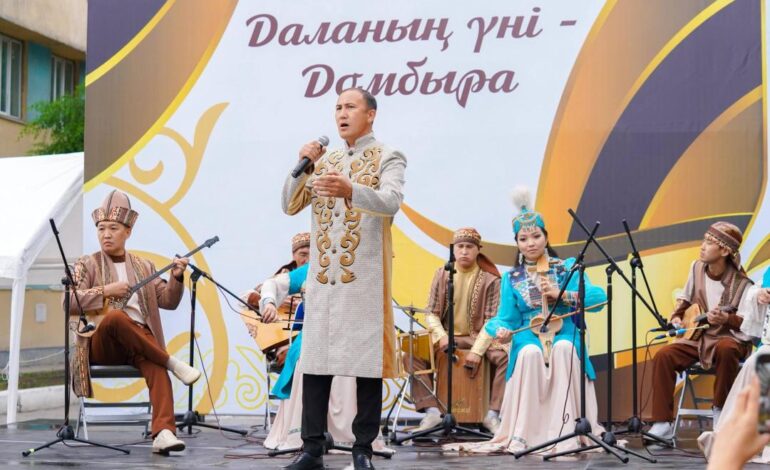 Семей қаласында Ұлттық домбыра күні аталып өтілді