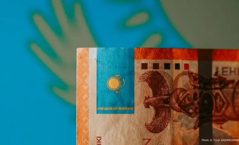 Қазақстанда зейнетақы мен жәрдемақы қаншаға өседі? Министрлік жауабы