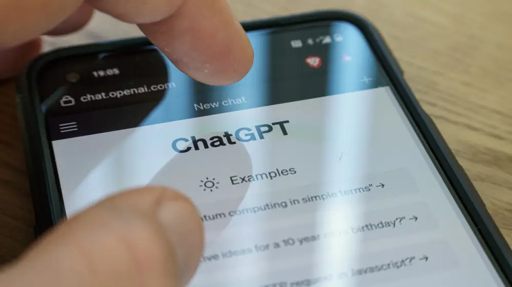 ChatGPT усложнил жизнь школьникам и студентам