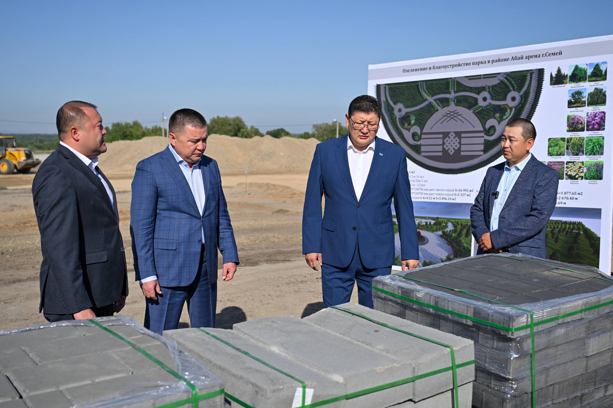 В микрорайоне Карагайлы строится новый парк