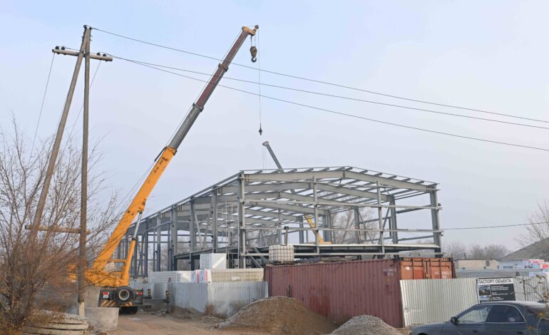 Облыс әкімі Семей қаласындағы денешынықтыру-сауықтыру кешенінің құрылысын көрді