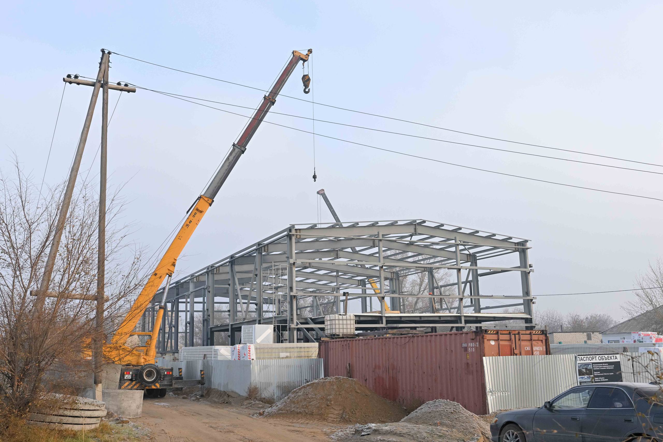 Облыс әкімі Семей қаласындағы денешынықтыру-сауықтыру кешенінің құрылысын көрді
