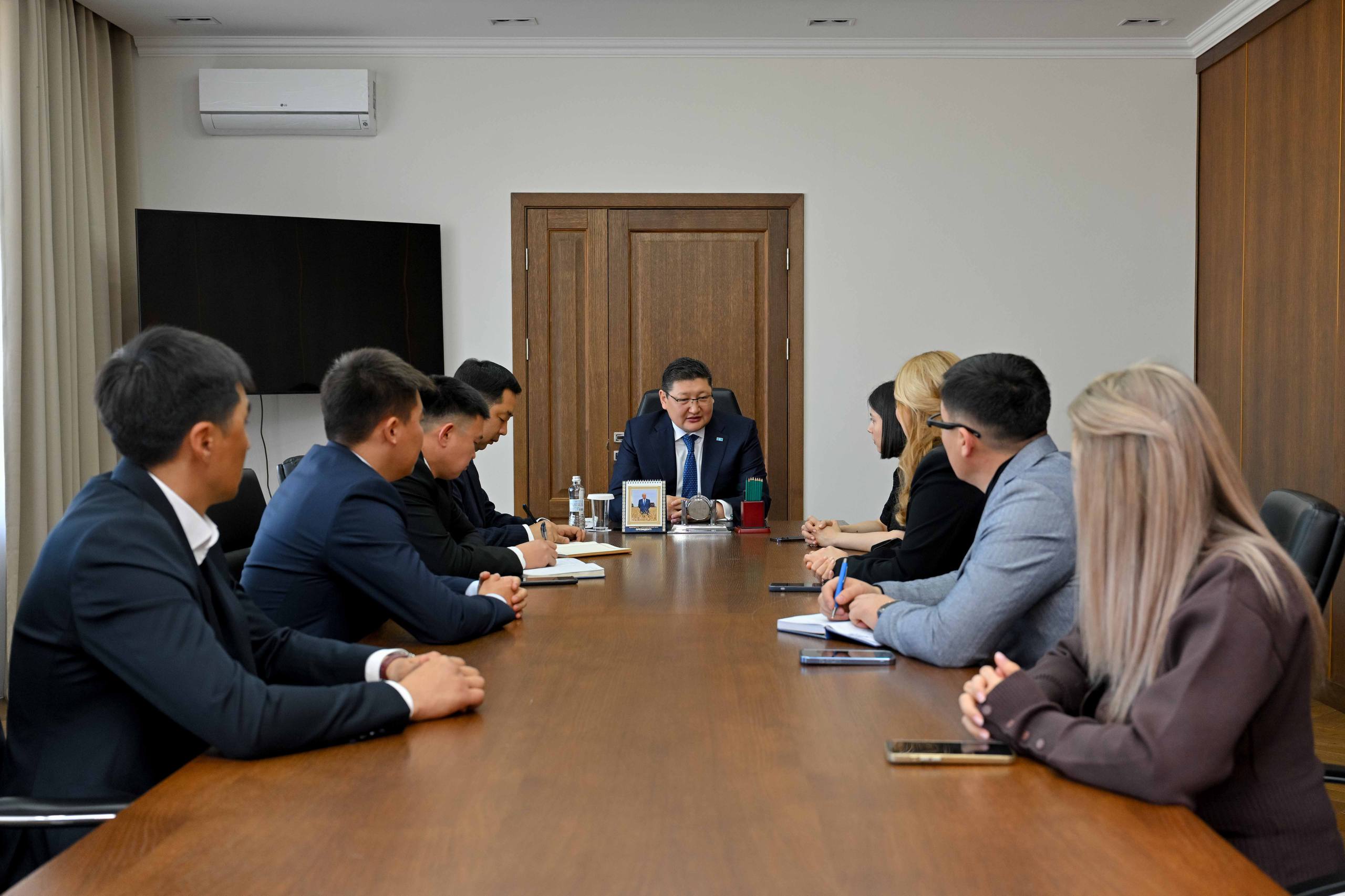 Облыс әкімі Парламент Мәжілісінің депутаттарын қабылдады