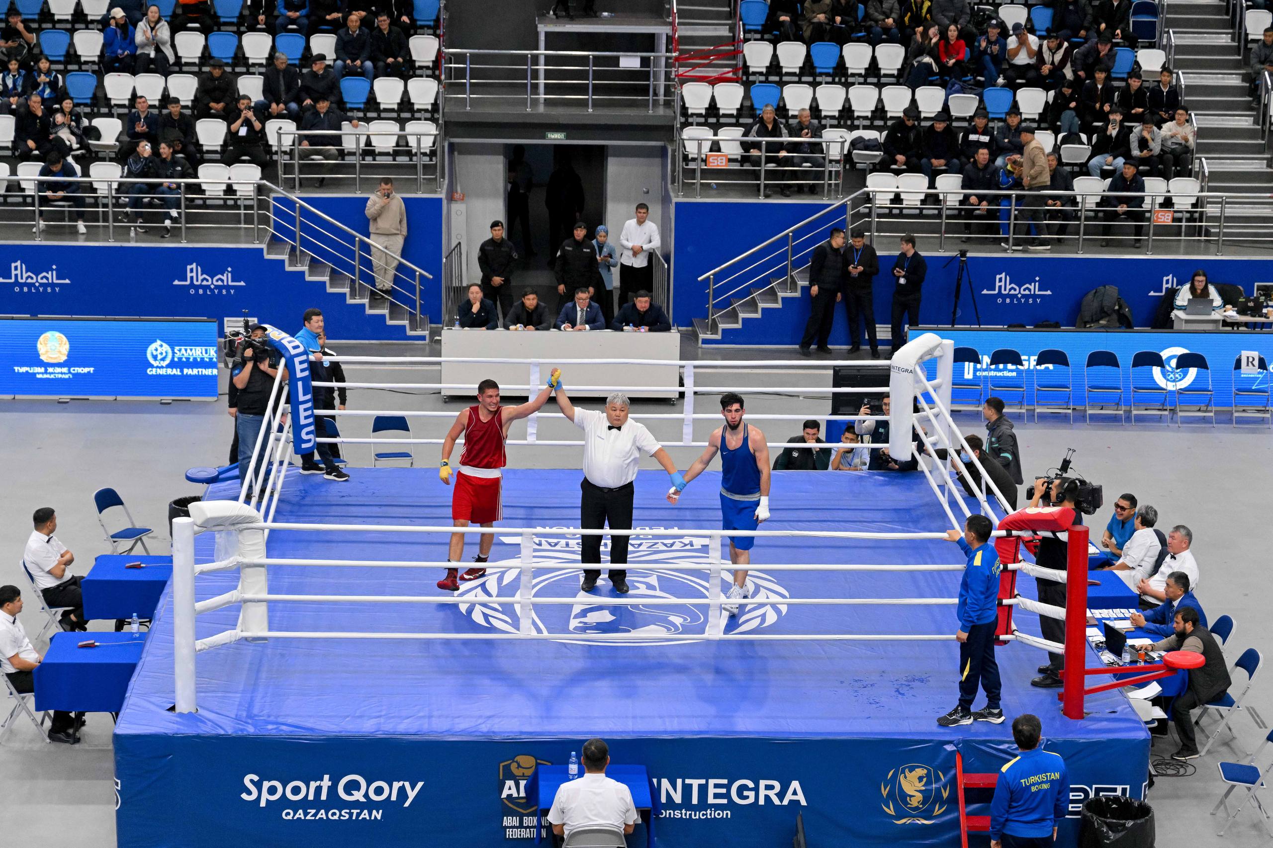 Семейде бокстан Қазақстан чемпионатының финалдық кездесулері өтіп жатыр