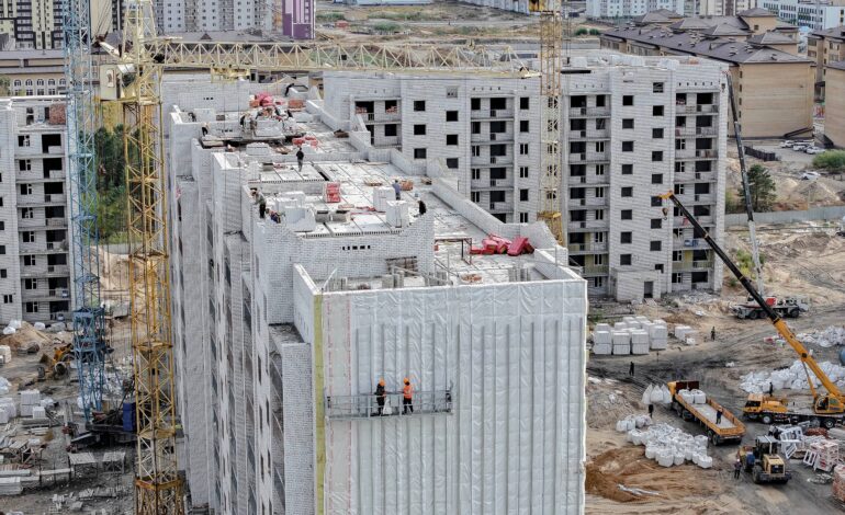 В Семее строится 18 многоквартирных домов