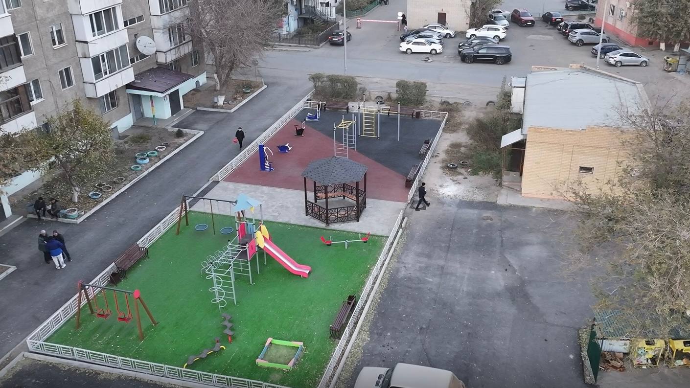 Семей қаласында 40-тан астам аулаға асфальт төселді