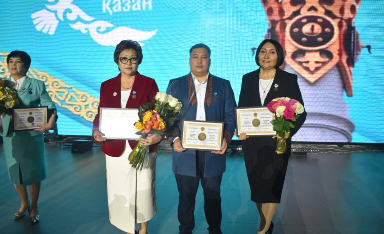 Три педагога из области Абай стали обладателями звания «Лучший педагог – 2025»