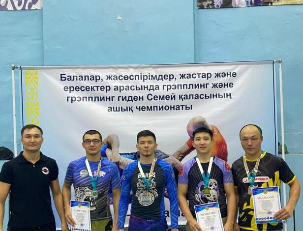 В городе Семей состоялся открытый чемпионат города по грэпплингу UWW (ги и ноу-ги) среди детей, юношей, молодежи и взрослых.