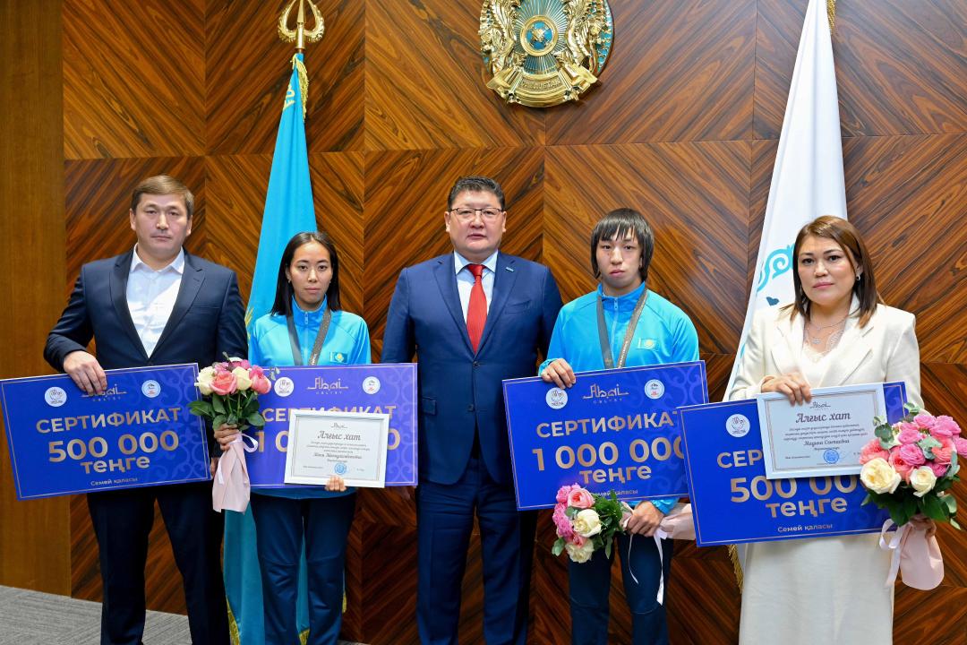 Облыс әкімі Сурдлимпиада ойындарының жүлдегерлеріне құрмет көрсетті