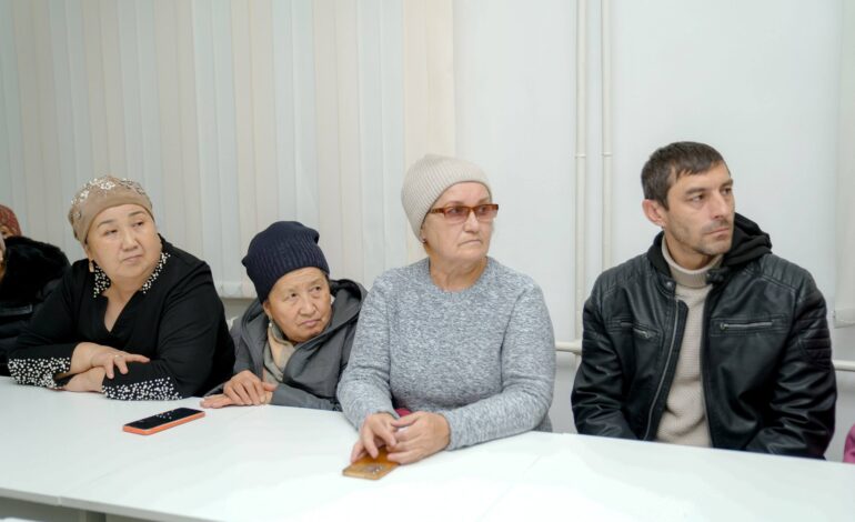 Аким города встретился с жителями поселков Водный и Восход