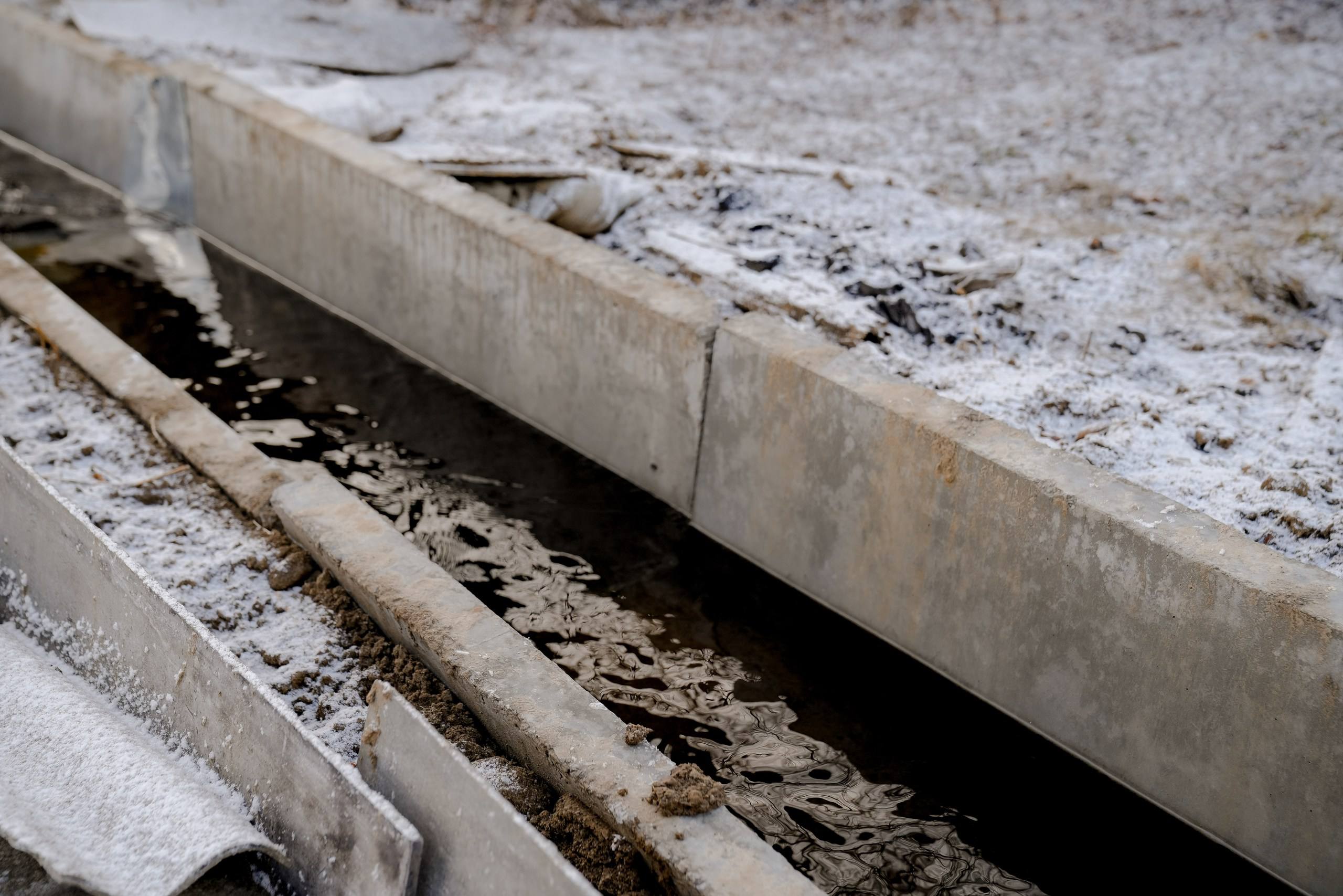 Работы по очистке арычной системы продолжаются