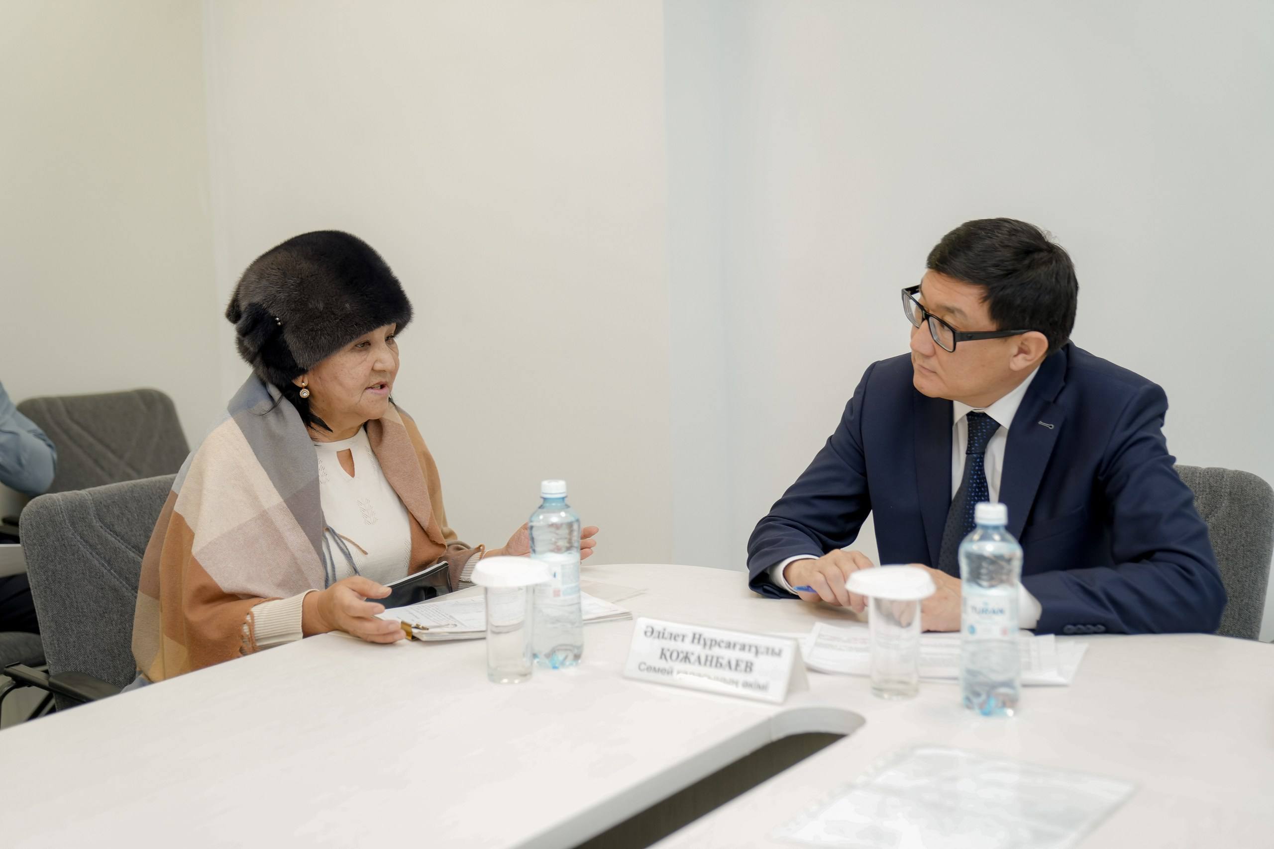 Қала әкімі азаматтарды жеке сұрақтары бойынша қабылдады