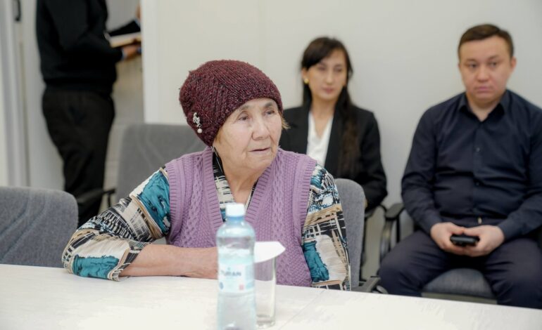 Аким города провел личный прием граждан