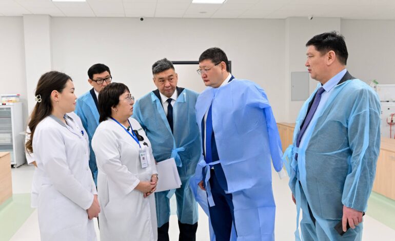 Аким области посетил нефрологический центр в Семее